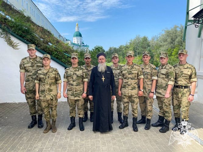 Для лейтенантов прибывших на службу в Саровское соединение Росгвардии организовали познавательные экскурсии