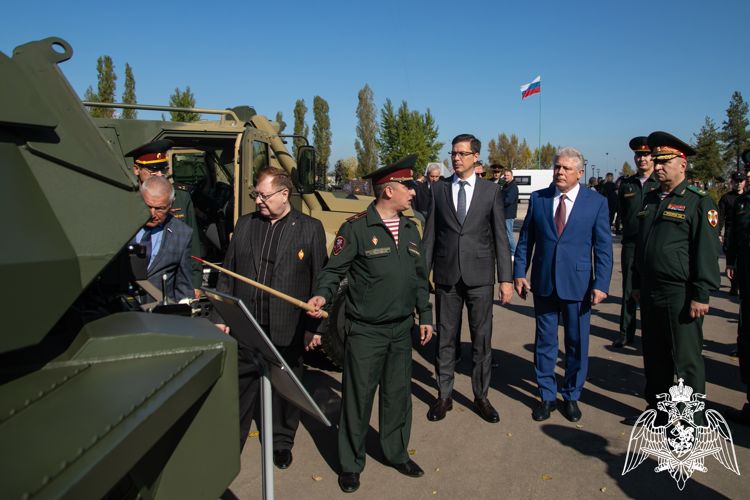 Выставка новейших образцов техники и вооружения Росгвардии состоялась в нижегородском Парке Победы
