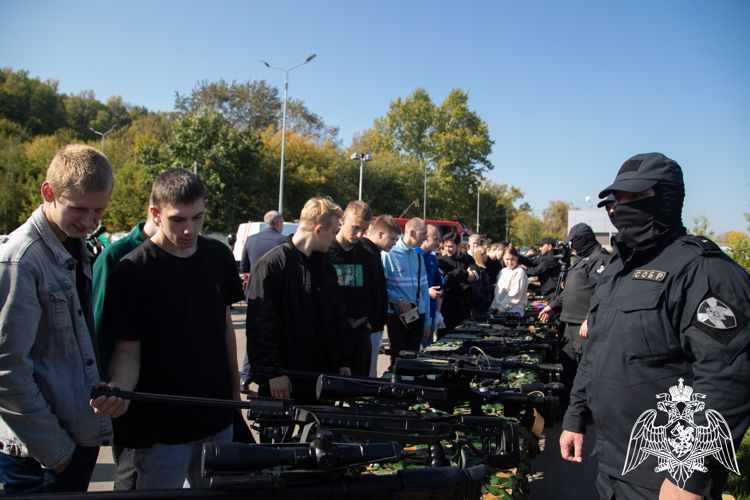 Выставка новейших образцов техники и вооружения Росгвардии состоялась в нижегородском Парке Победы