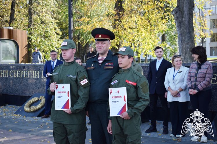 Команда "Гвардейской смены" кадетов Росгвардии стала победителем игры «Зарница: Легенды будущего» 