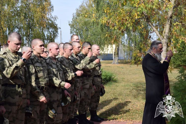 МОЛЕБЕН КРЕСТУ ГОСПОДНЮ ПРОВЕЛИ В САРОВСКОМ СОЕДИНЕНИИ РОСГВАРДИИ