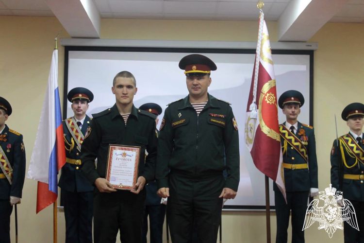 Увольняемых из рядов Росгвардии в запас военнослужащих по призыву поблагодарили за службу в Дзержинске