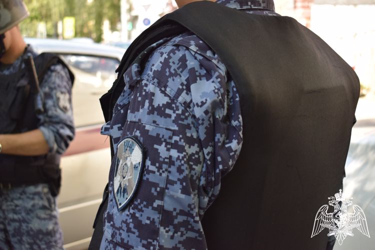 В Нижнем Новгороде росгвардейцы задержали мужчину, угрожавшего убийством своей супруге