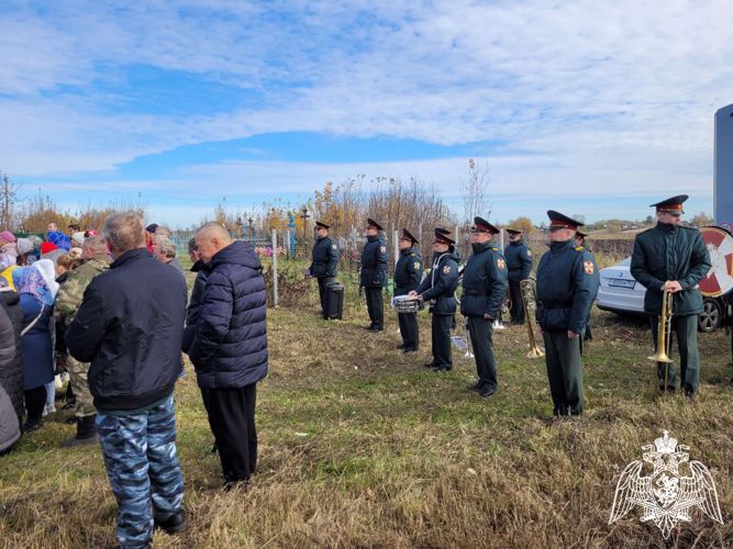В Нижегородской области военнослужащие Росгвардии приняли участие в перезахоронении останков советского воина, погибшего в годы Великой Отечественной войны