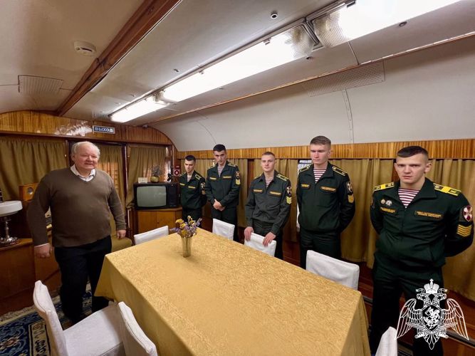 Курсанты Росгвардии в Сарове познакомились с экспозицией музея ядерного оружия