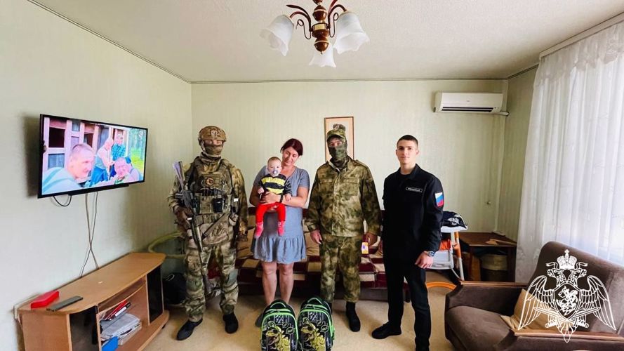 Военнослужащие саровского соединения доставили гуманитарную помощь жителям Энергодара