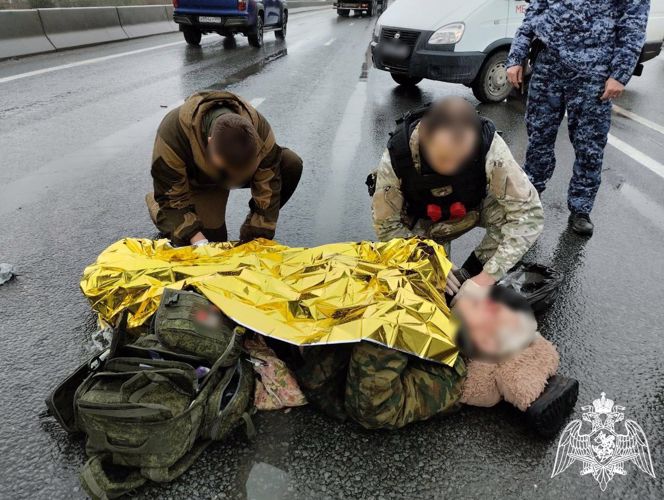 В Нижегородской области росгвардейцы спасли жизнь попавшего в дорожно-транспортное происшествие мужчины