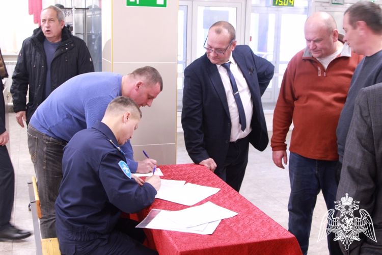 В авиационном полку Росгвардии поздравили ветеранов войск правопорядка (фото, видео)