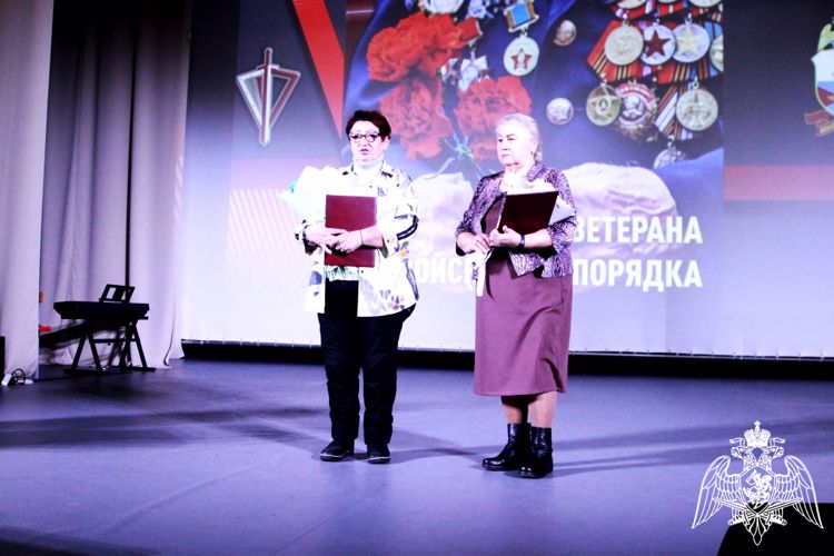 В авиационном полку Росгвардии поздравили ветеранов войск правопорядка (фото, видео)