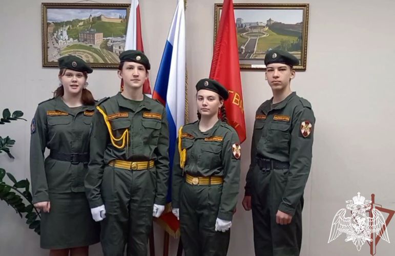 Нижегородские кадеты "Гвардейской смены" Росгвардии поздравили с праздником сотрудников подразделений специального назначения
