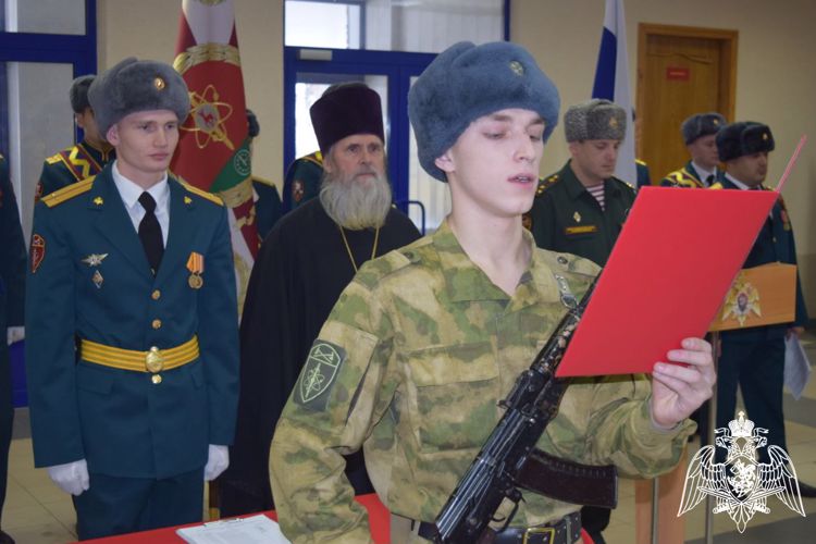 Новобранцы воинской части саровской дивизии Приволжского округа Росгвардии приняли присягу