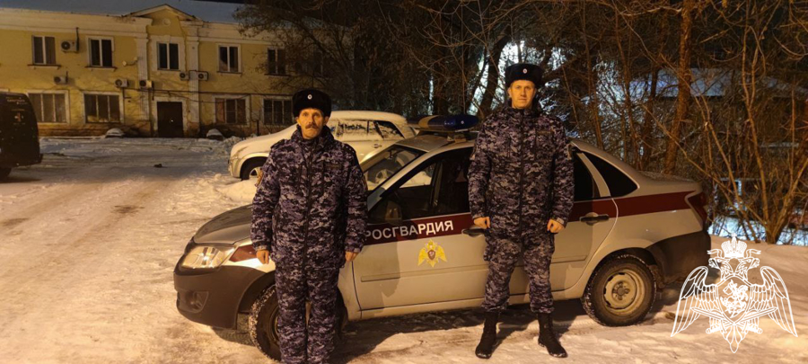 В Нижегородской области сотрудники вневедомственной охраны Росгвардии с поличным задержали поджигательницу автомобиля (фото, видео)