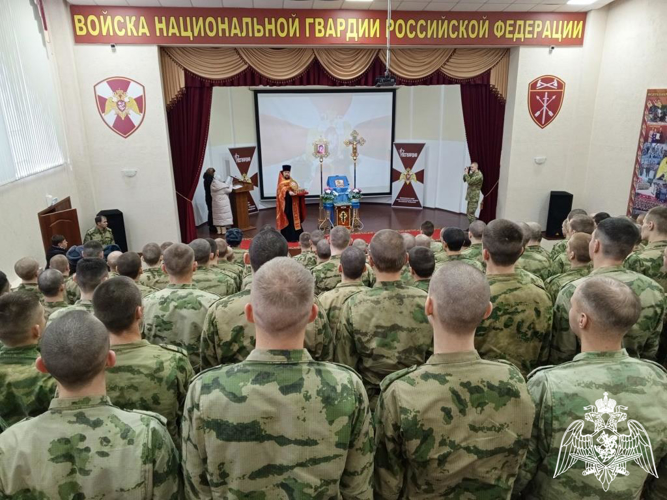 Росгвардейцы приложились к мощам Георгия Победоносца в Нижегородской области