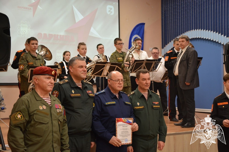 В Нижнем Новгороде в торжественной обстановке воспитанников движения «Гвардейская смена» наградили за победу в военно-спортивных состязаниях