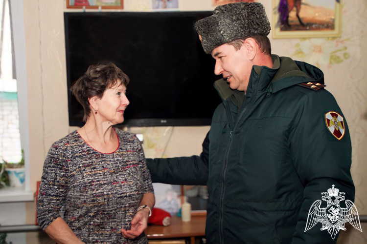 Семью погибшего росгвардейца навестили в Нижнем Новгороде