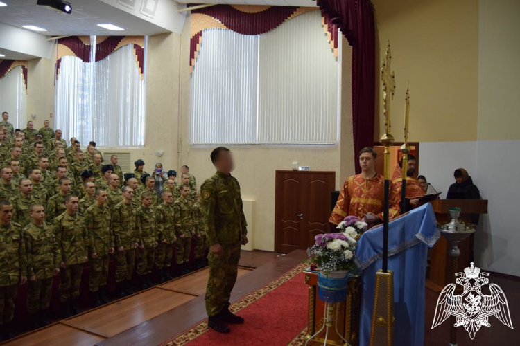 Росгвардейцы приложились к мощам Георгия Победоносца в Нижегородской области