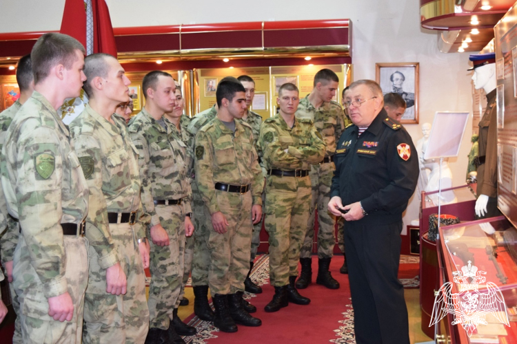 Для военнослужащих по призыву батальона охраны и обеспечения управления Приволжского округа Росгвардии провели экскурсию