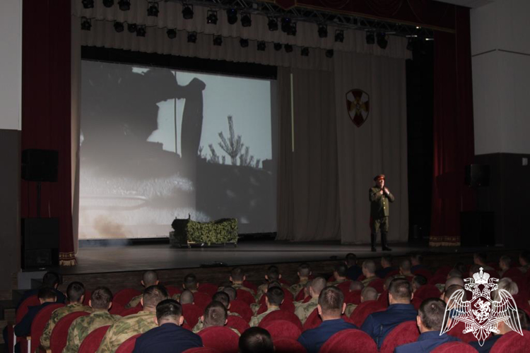 Театр Росгвардии показал «Русский характер»  авиационному полку Росгварди
