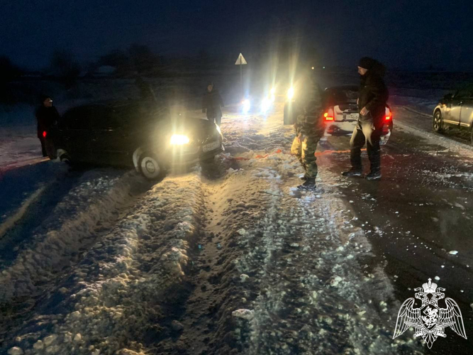 В Сарове боец Росгвардии помог попавшему в трудную дорожную ситуацию водителю