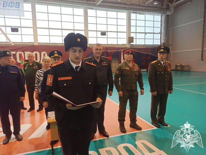 Офицер управления Росгвардии по Нижегородской области принял присягу у воспитанников кадетских классов