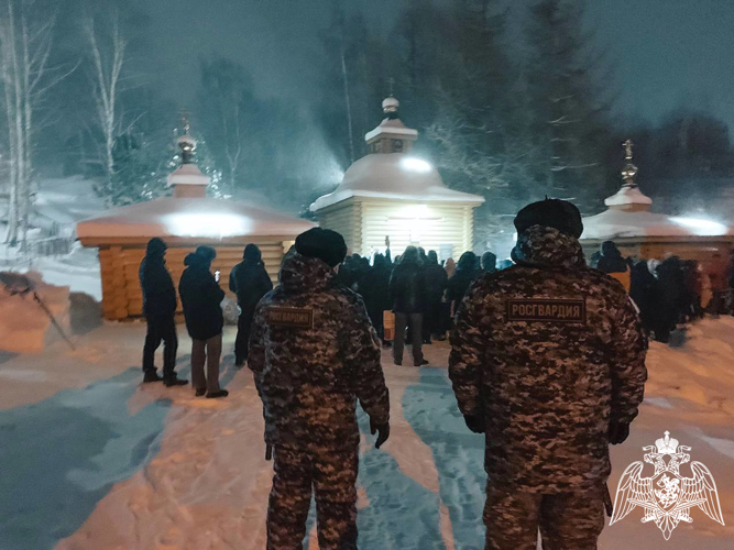 В Нижегородской области сотрудники Росгвардии приняли участие в охране общественного порядка во время крещенских служб