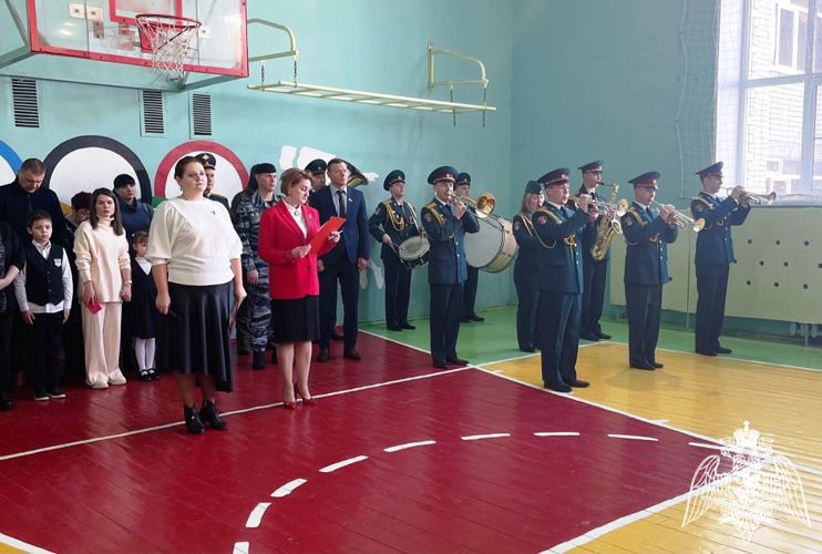 В городе Дзержинске Нижегородской области росгвардейцы поддержали ведомственную акцию «Прощание славянки - марш, объединивший народы» 
