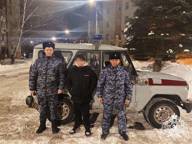 В Нижегородской области росгвардейцы вернули родителям потерявшегося подростка