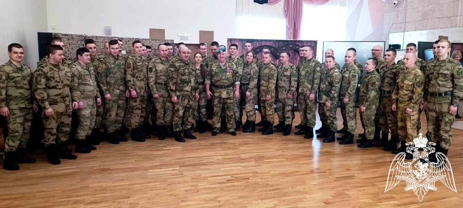 Военнослужащие учебного батальона Саровского соединения посетили спектакль «Время выбрало нас» приуроченный к 35-й годовщине со Дня вывода Советский войск из Афганистана