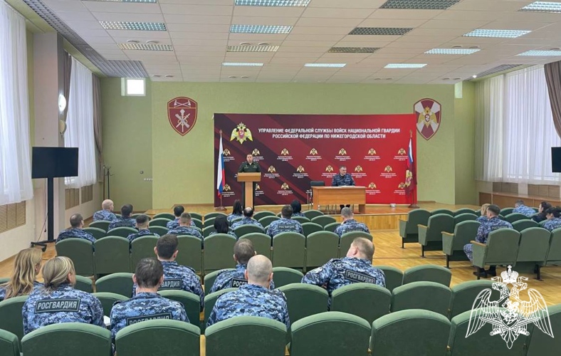В Управлении Росгвардии по Нижегородской области прошла встреча заместителя военного прокурора Нижегородского гарнизона подполковника юстиции Алексея Маняхина с личным составом территориального органа