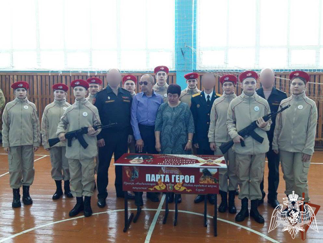 Парта Героя в честь памяти военнослужащего Росгвардии открыта в Арзамасе