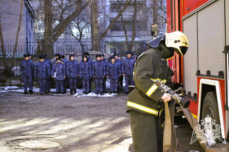 Совместные учения сотрудников Росгвардии и МЧС состоялись в Нижнем Новгороде