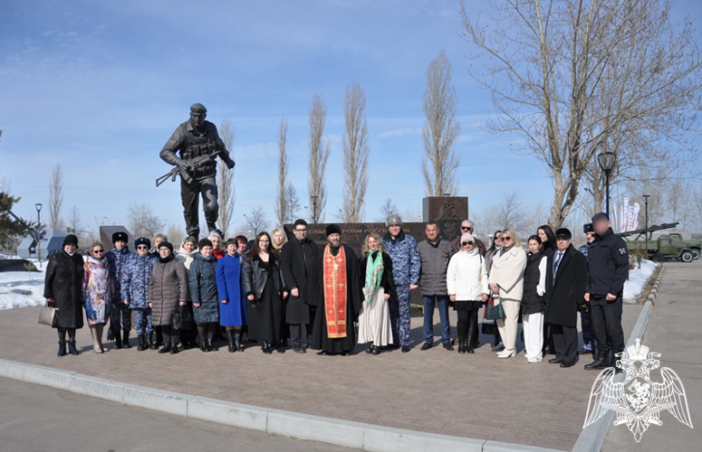 Росгвардейцы встретились с родственниками погибших товарищей в нижегородском Парке Победы