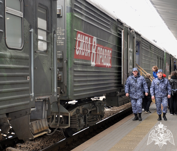 Росгвардия в Нижнем Новгороде обеспечила безопасность посетителей агитационного поезда «Сила в правде»