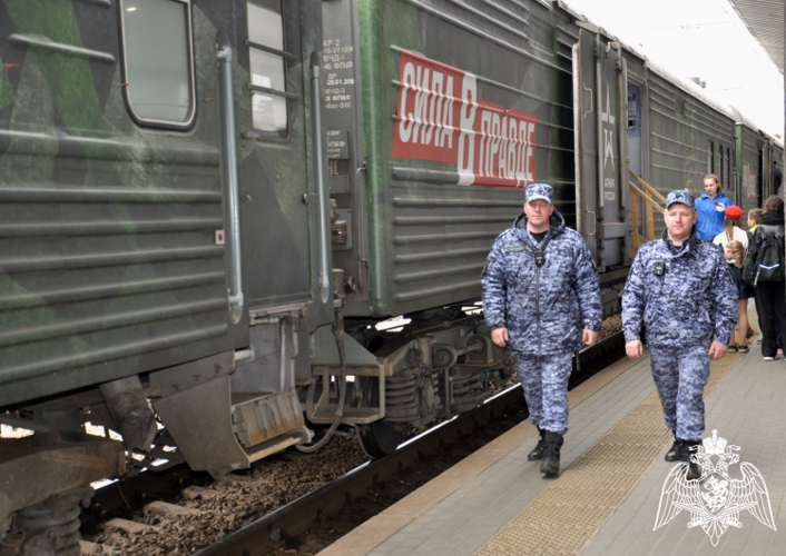 Росгвардия в Нижнем Новгороде обеспечила безопасность посетителей агитационного поезда «Сила в правде»