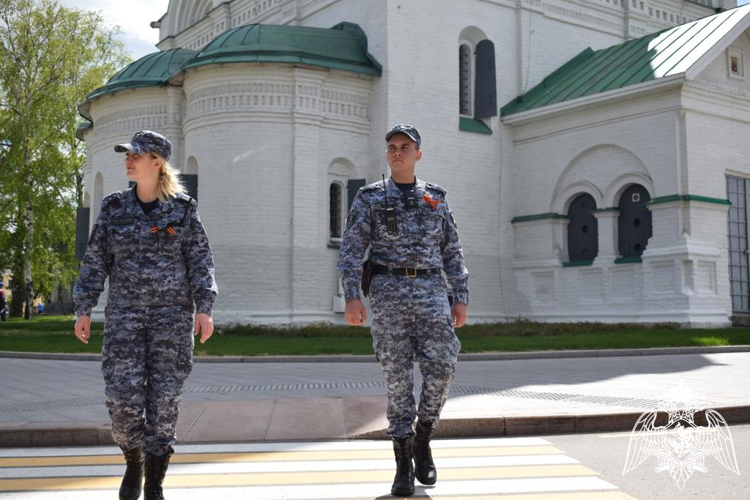 В Нижегородской области росгвардейцы приняли участие в охране общественного порядка в период проведения празднования Дня Победы
