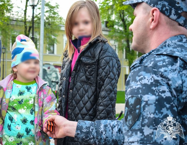 В Нижнем Новгороде сотрудники Росгвардии присоединились к всероссийской акции «Георгиевская лента»