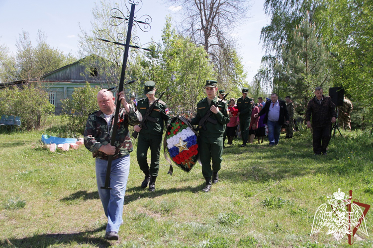 Росгвардеец принял участие в перезахоронение погибшего в годы Великой Отечественной войны красноармейца (видео)