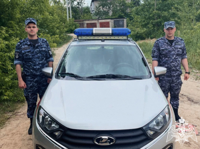 Росгвардейцы по горячим следам задержали двух граждан за грабеж сумки у пожилой женщины