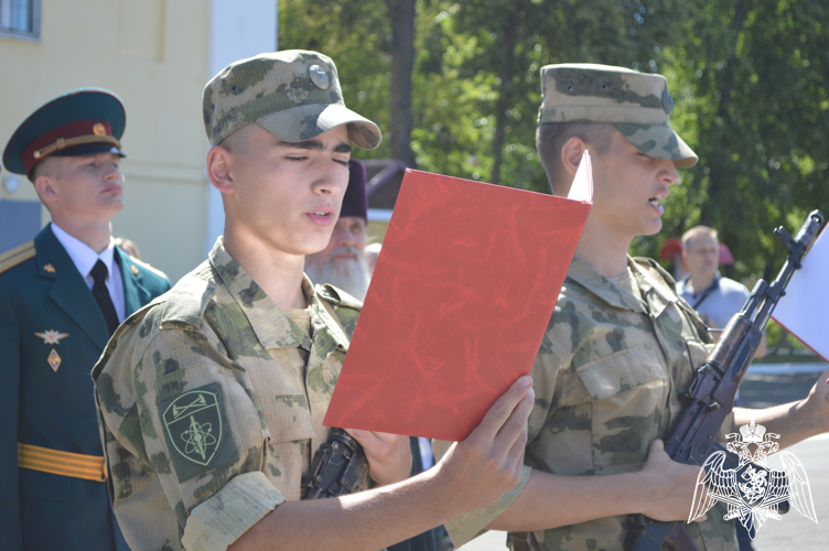 В Саровском соединение Росгвардии состоялось приведение нового пополнения к военной присяге