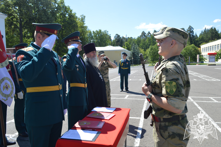 В Саровском соединение Росгвардии состоялось приведение нового пополнения к военной присяге