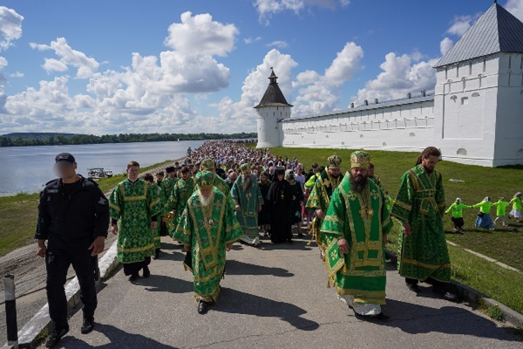 В Нижегородской области Росгвардия обеспечила безопасность мероприятий в Макарьевском монастыре