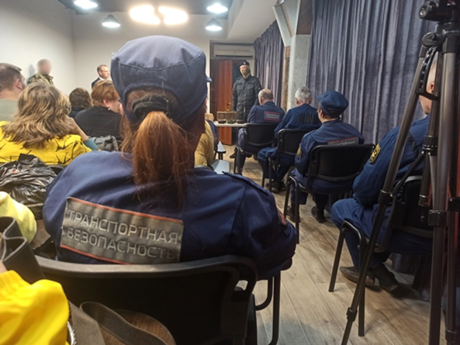 В Нижнем Новгороде взрывотехник Росгвардии провел практическое занятие по безопасности с представителями РЖД