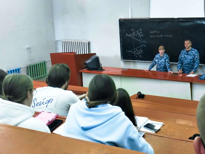 Сотрудники Росгвардии провели встречу для студентов политехнического института
