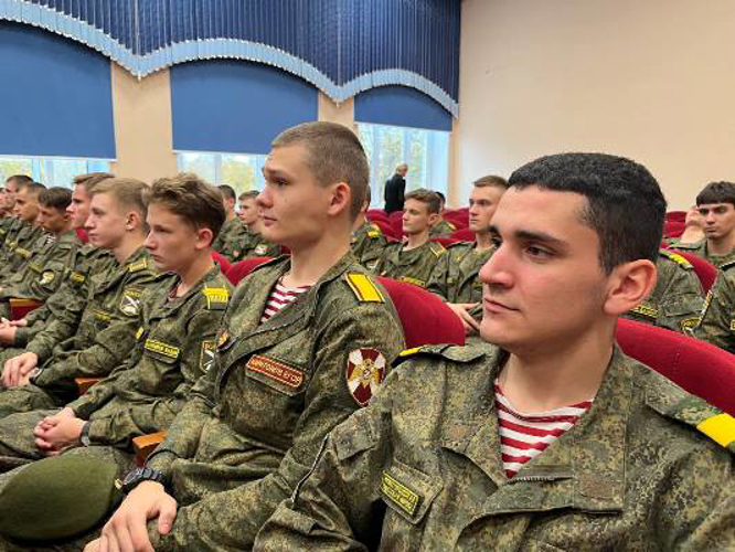 Офицер Росгвардии провёл урок «Разговоры о важном»
