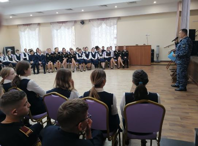 Офицер Росгвардии провёл урок «Разговоры о важном»
