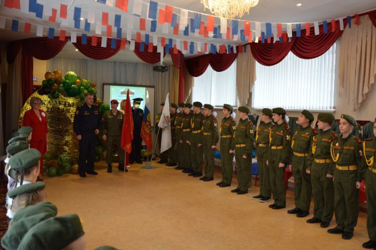 Нижегородские росгвардейцы приняли участие в церемонии принятия присяги юными кадетами
