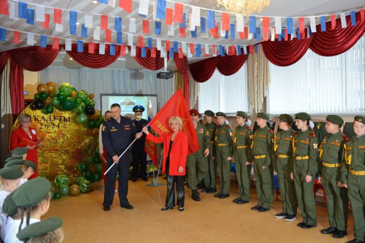 Нижегородские росгвардейцы приняли участие в церемонии принятия присяги юными кадетами
