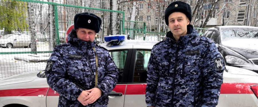 Росгвардейцы оказали содействие жителю Нижнего Новгорода в тушении автомобиля