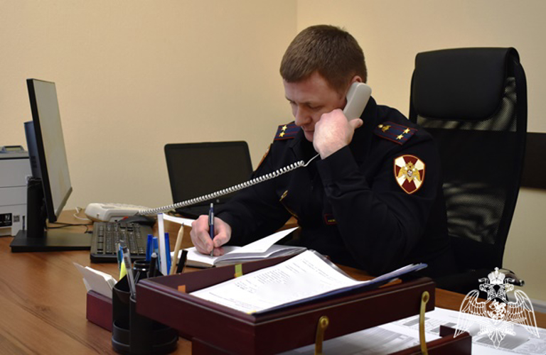 Офицер центра лицензионно-разрешительной работы Управления Росгвардии по Нижегородской области ответил на вопросы граждан в ходе «прямой телефонной линии»