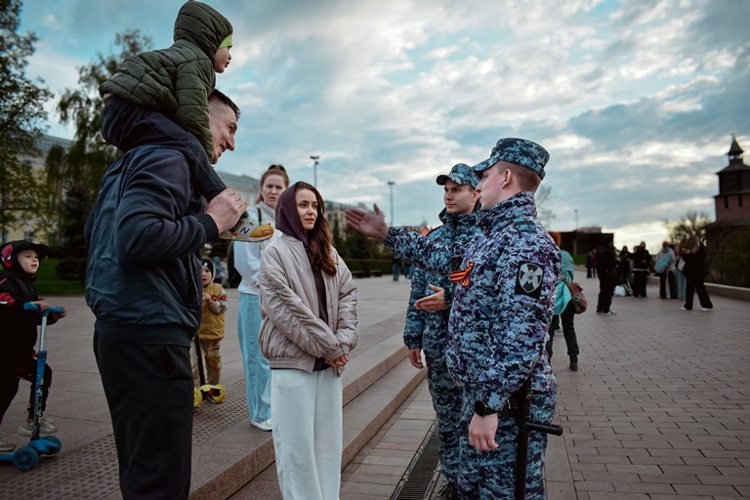 В Нижегородской области росгвардейцы приняли участие в охране общественного порядка в период празднования Дня Победы